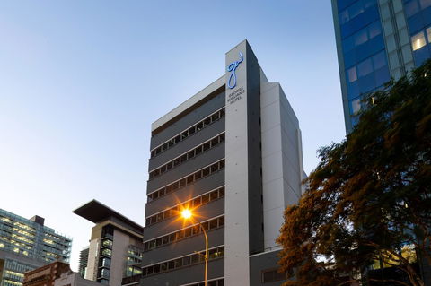 George Williams Hotel - Accommodation Gold Coast 0