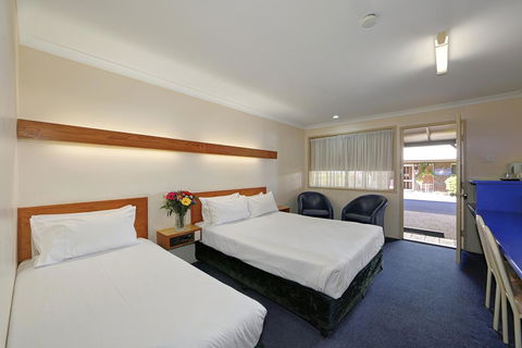 Smart Motels Bert Hinkler - Gold Coast 4U 18