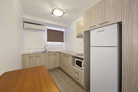 Smart Motels Bert Hinkler - Gold Coast 4U 28