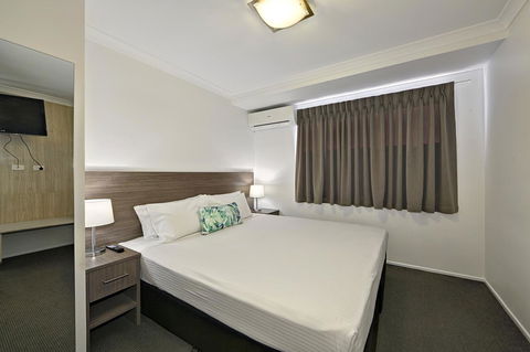 Smart Motels Bert Hinkler - Gold Coast 4U 25