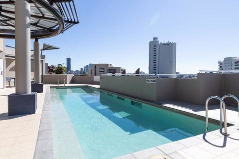 Gabba Central Apartments - Gold Coast 4U 4