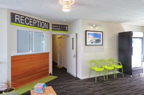 Palm Beach Hotel - Accommodation Gold Coast 28
