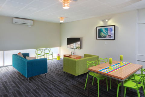 Palm Beach Hotel - Accommodation Gold Coast 4