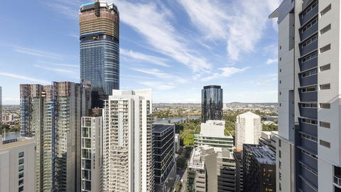 Oaks Brisbane Festival Suites - Gold Coast 4U 4