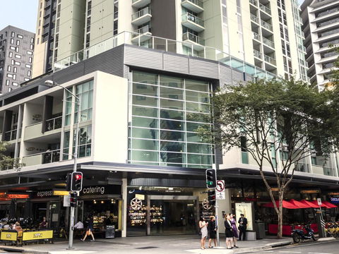 Oaks Brisbane Festival Suites - Gold Coast 4U 8