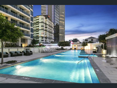 H Star Residences-- Paradise Stayz - Accommodation Gold Coast 17