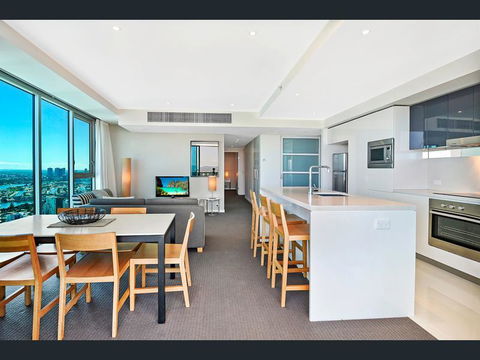 H Star Residences-- Paradise Stayz - Accommodation Gold Coast 3