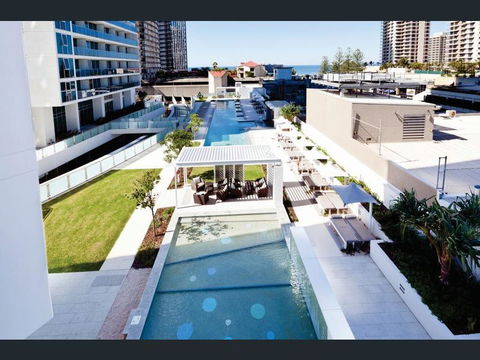 H Star Residences-- Paradise Stayz - Accommodation Gold Coast 4