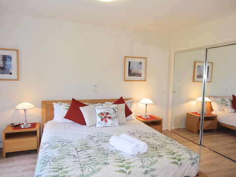 Waterfront Resort Villa With Buggy - Accommodation Gold Coast 14