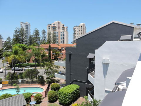 Grangewood Court Apartments - Gold Coast 4U 9