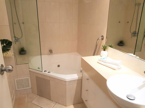 Gemini Court Holiday Apartments - 1 Gold Coast 41