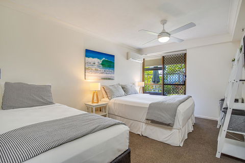 Gemini Court Holiday Apartments - 1 Gold Coast 9