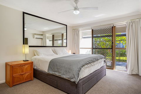 Gemini Court Holiday Apartments - 1 Gold Coast 10