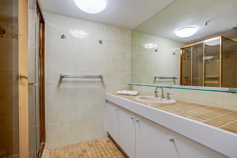 Gemini Court Holiday Apartments - 1 Gold Coast 8