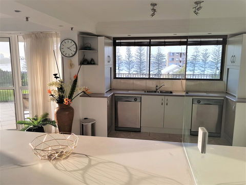 Gemini Court Holiday Apartments - 1 Gold Coast 34