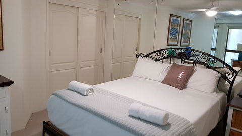 Gemini Court Holiday Apartments - 1 Gold Coast 15