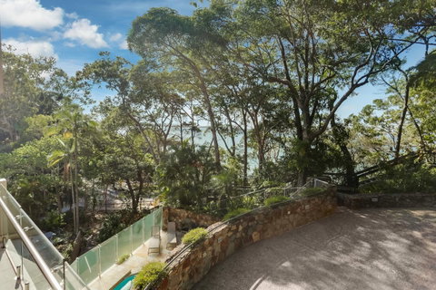 Little Cove Court - Accommodation Gold Coast 0