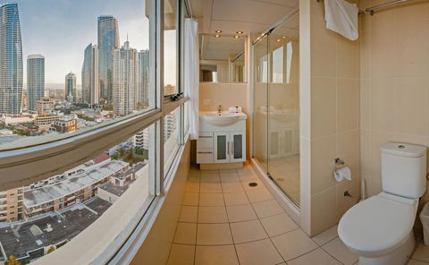 Chateau Beachside Resort - Accommodation Gold Coast 30