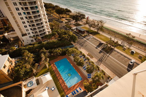 Chateau Beachside Resort - Accommodation Gold Coast 2