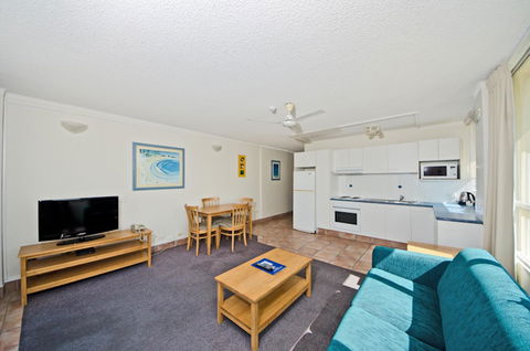 Chateau Beachside Resort - Accommodation Gold Coast 24
