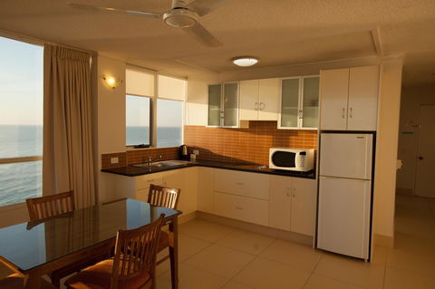 Chateau Beachside Resort - Accommodation Gold Coast 19