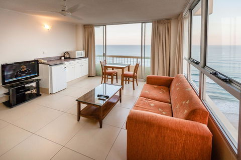 Chateau Beachside Resort - Accommodation Gold Coast 23