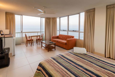 Chateau Beachside Resort - Accommodation Gold Coast 20