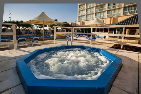 Chateau Beachside Resort - Accommodation Gold Coast 1