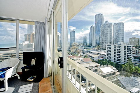 Chateau Beachside Resort - Accommodation Gold Coast 5