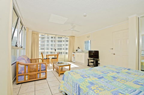 Chateau Beachside Resort - Accommodation Gold Coast 6