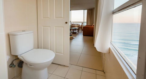 Chateau Beachside Resort - Accommodation Gold Coast 22