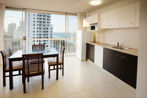 Chateau Beachside Resort - Accommodation Gold Coast 16