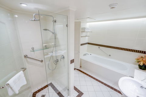 InterContinental Sanctuary Cove Resort, An IHG Hotel - Accommodation Gold Coast 2