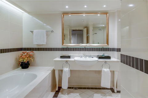 InterContinental Sanctuary Cove Resort, An IHG Hotel - Accommodation Gold Coast 5