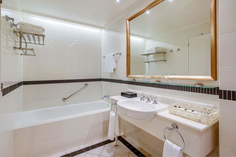 InterContinental Sanctuary Cove Resort, An IHG Hotel - Accommodation Gold Coast 8