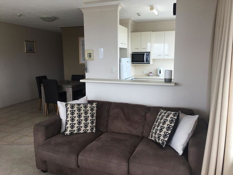 Burleigh Beach Tower - Gold Coast 4U 1