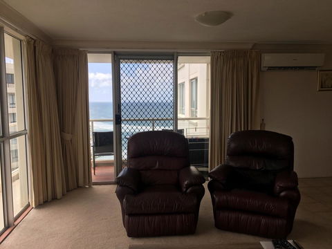 Burleigh Beach Tower - Gold Coast 4U 2