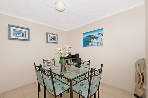 Champelli Palms Apartments - Accommodation Gold Coast 10