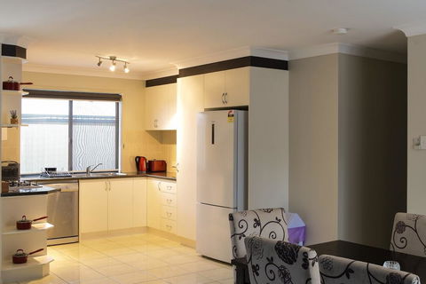 Atricom - Accommodation Gold Coast 5