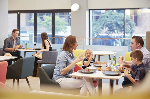 Holiday Inn Express Brisbane Central, An IHG Hotel - Gold Coast 4U 7