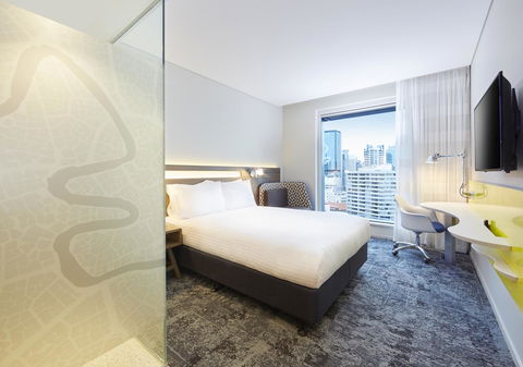 Holiday Inn Express Brisbane Central, An IHG Hotel - Gold Coast 4U 3
