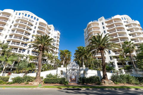 ULTIQA Burleigh Mediterranean Resort - Accommodation Gold Coast 13
