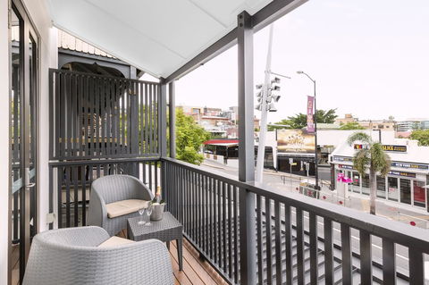The Beetson Hotel -formerly Gambaro Hotel - Gold Coast 4U 24
