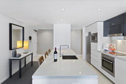 Holiday Holiday H-Residences Apartments - Accommodation Gold Coast 35