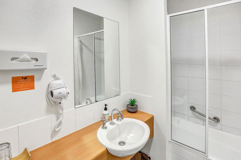 Coral Tree Inn - Accommodation Gold Coast 33