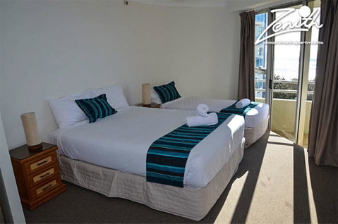 Zenith Ocean Front Apartments - Accommodation Gold Coast 4