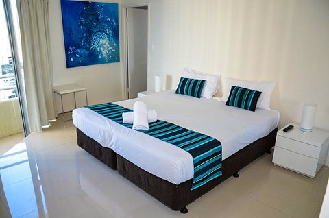 Zenith Ocean Front Apartments - Accommodation Gold Coast 38