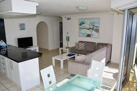 Zenith Ocean Front Apartments - Accommodation Gold Coast 25