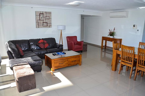 Zenith Ocean Front Apartments - Accommodation Gold Coast 33