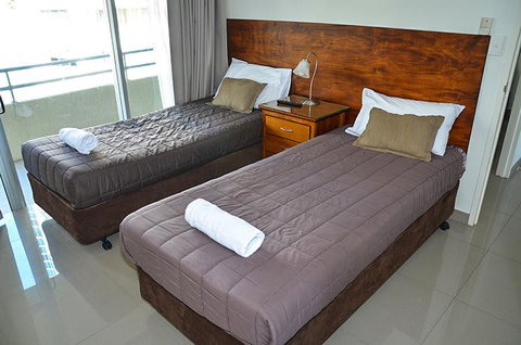 Zenith Ocean Front Apartments - Accommodation Gold Coast 34